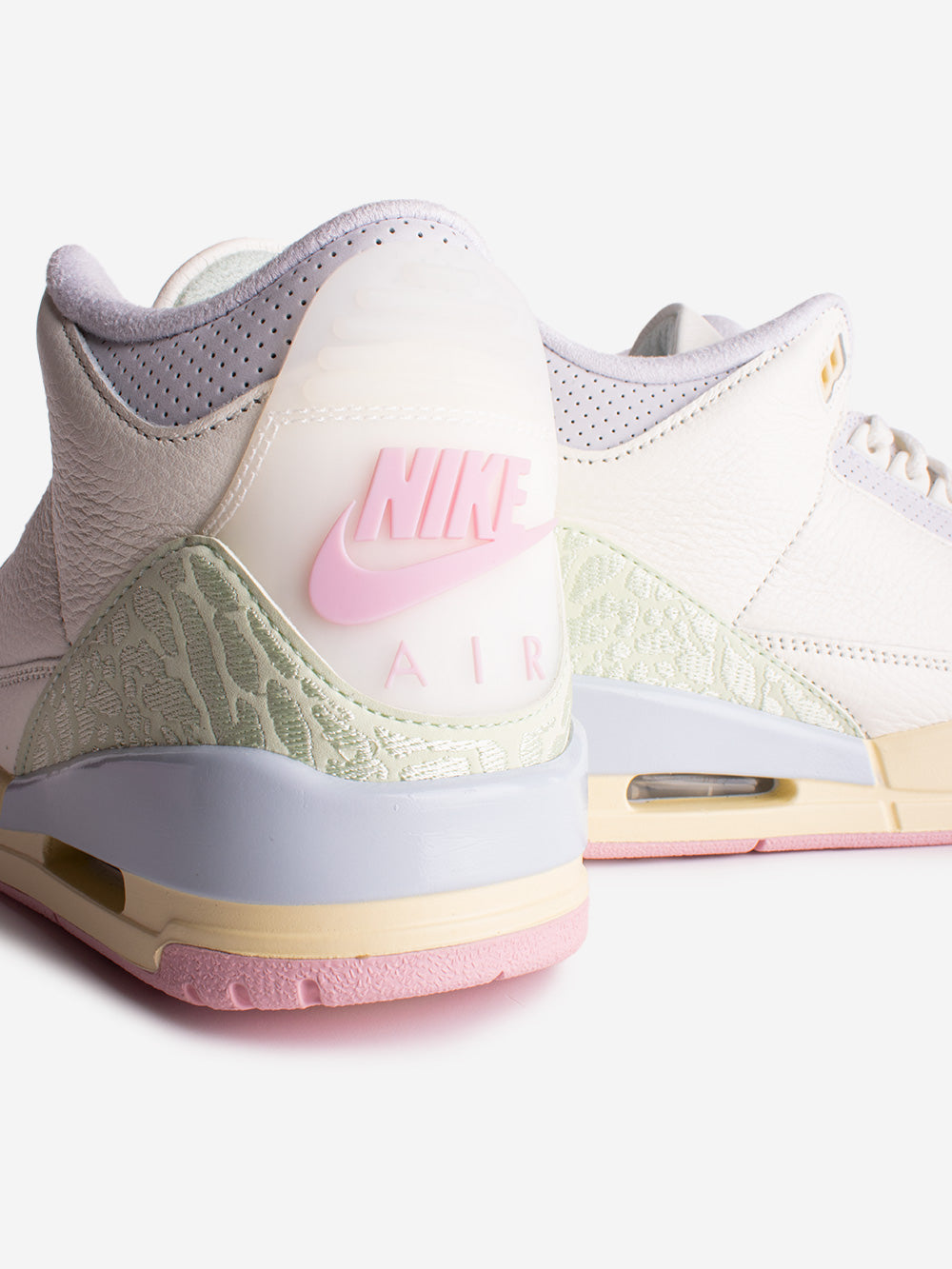 JORDAN Air Jordan 3 Retro OG 'Spring is in the Air' Bianco rosa Urbanstaroma
