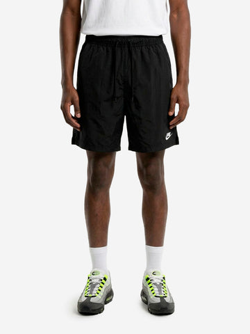 NIKE Shorts neri Club con Swoosh Nero