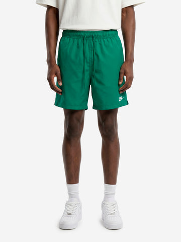 NIKE Shorts verdi Club con Swoosh Verde