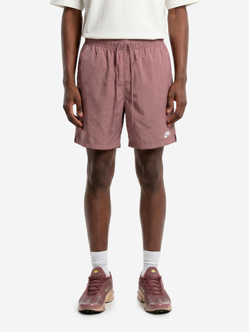 NIKE Shorts marroni Club con Swoosh Marrone