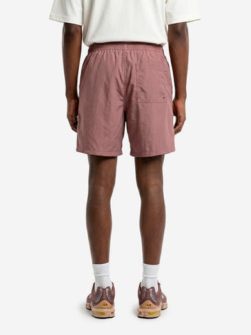 NIKE Shorts marroni Club con Swoosh Marrone