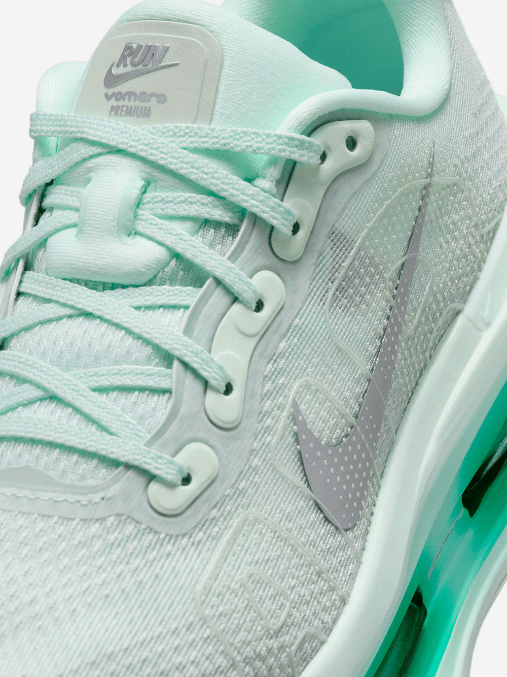 NIKE W Vomero Premium 'Barely Green' running Verde Urbanstaroma