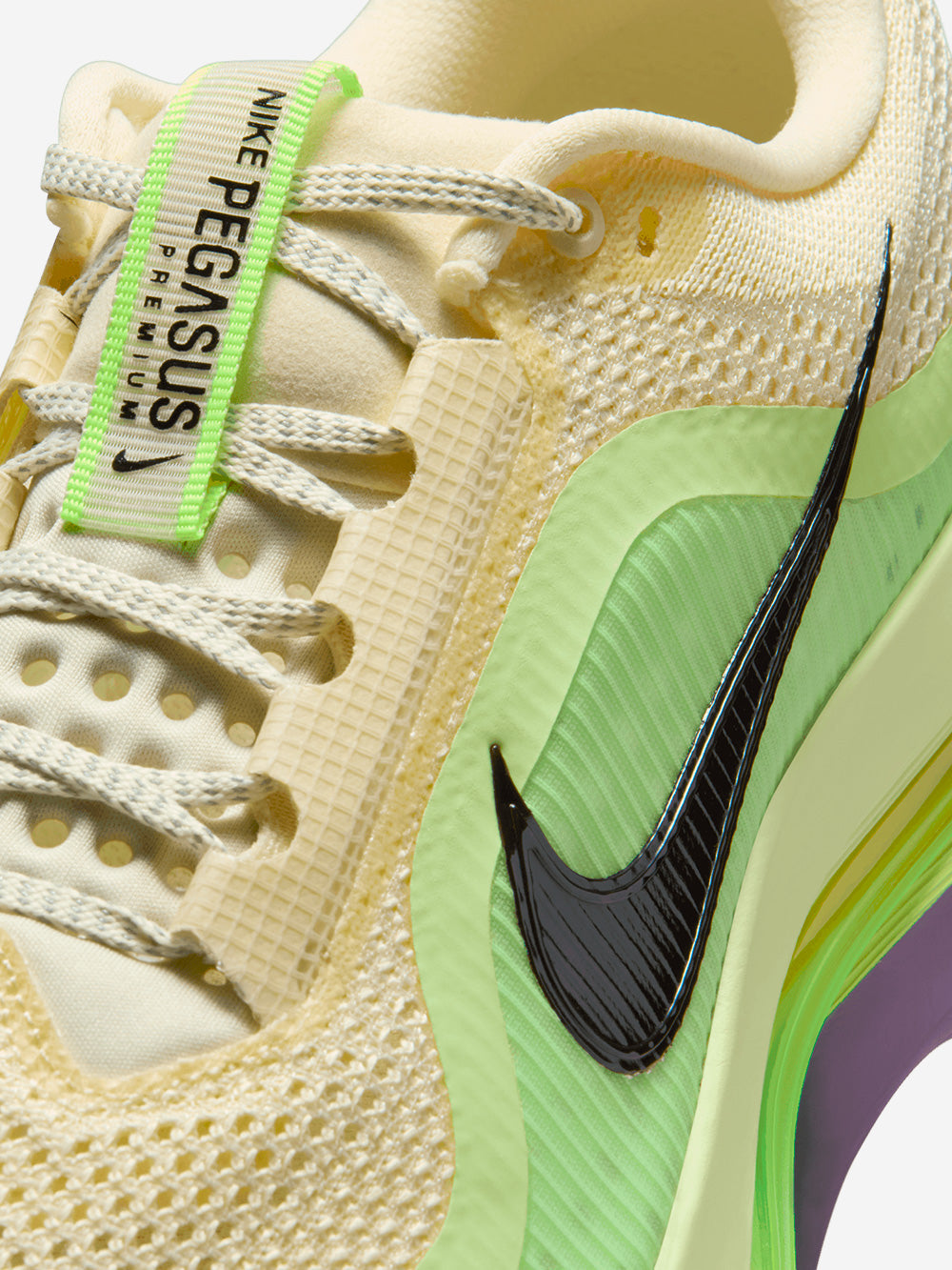 NIKE Pegasus Premium 'Alabaster' running Giallo Urbanstaroma