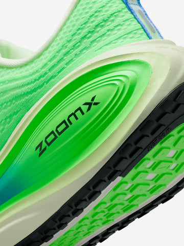 NIKE Vomero Plus 'Volt Tint Lime Blast' running Verde