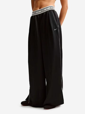 NIKE Pantaloni satinati Relaxed Fit neri Nero