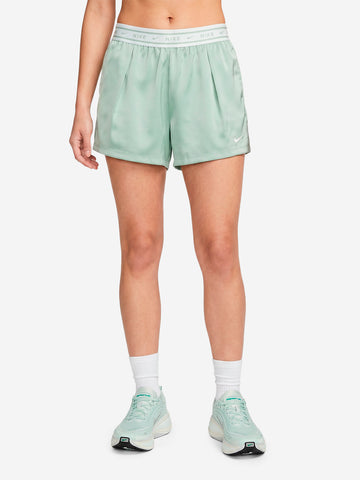 NIKE Shorts ampi a vita media in raso verde chiaro Salvia