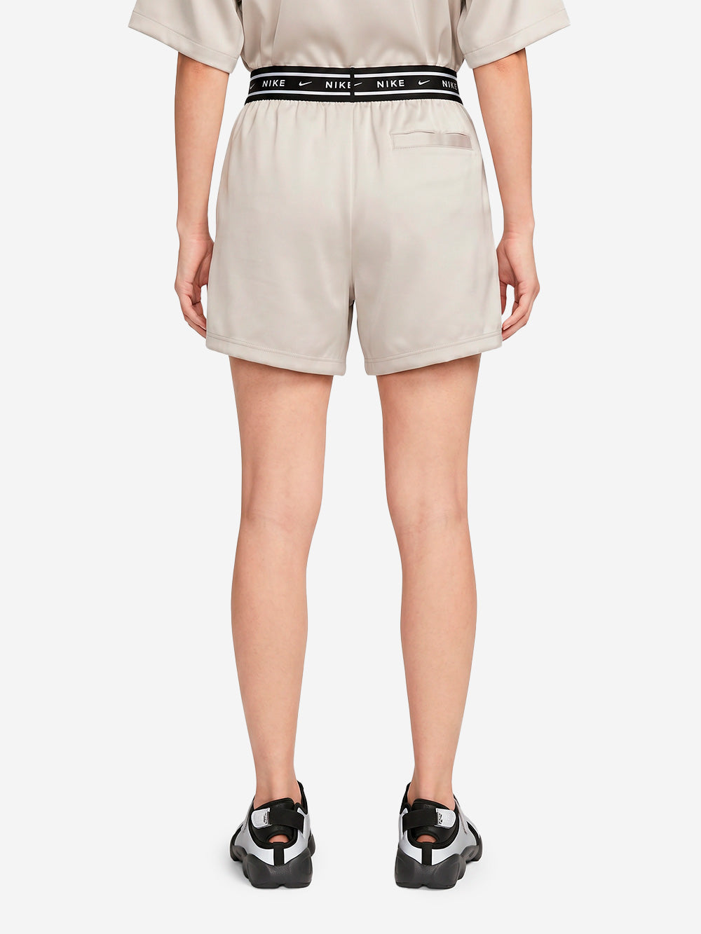 NIKE Shorts ampi a vita media in raso grigio Ghiaccio Urbanstaroma