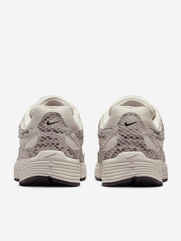 NIKE W P-6000 SE 'Light Bone' con stampa pitonata avorio