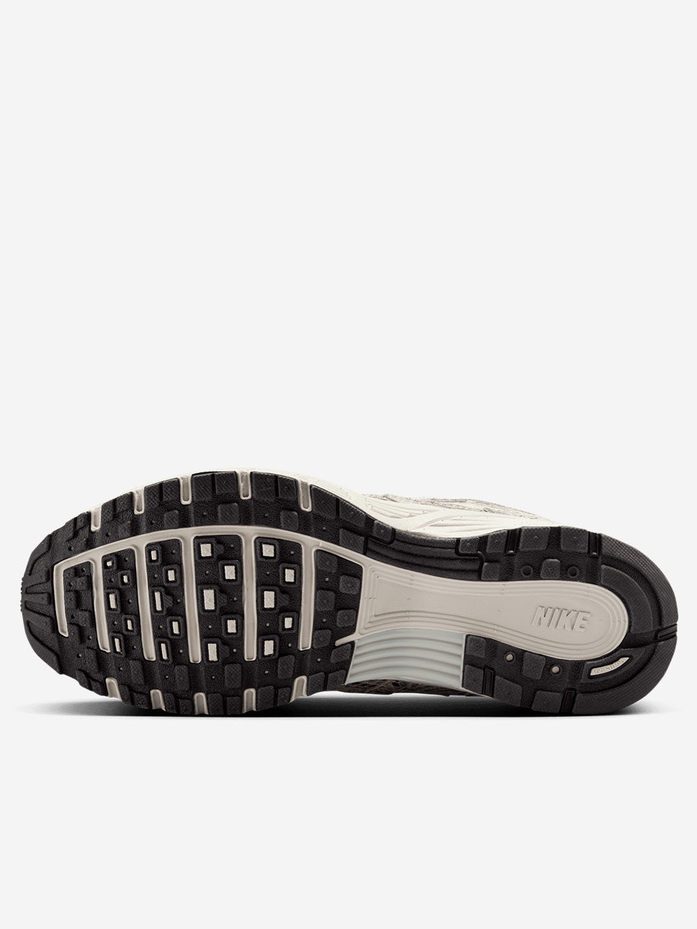 NIKE W P-6000 SE 'Light Bone' con stampa pitonata avorio Urbanstaroma