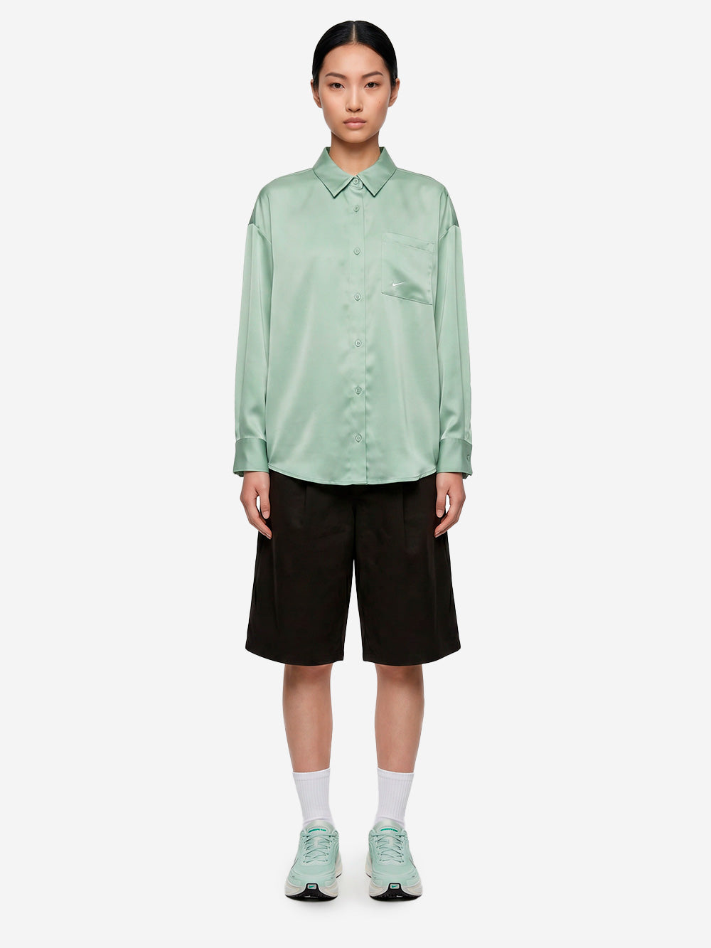 NIKE Camicia oversize satinata verde chiaro con piping Salvia Urbanstaroma