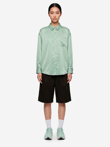 NIKE Camicia oversize satinata verde chiaro con piping Salvia