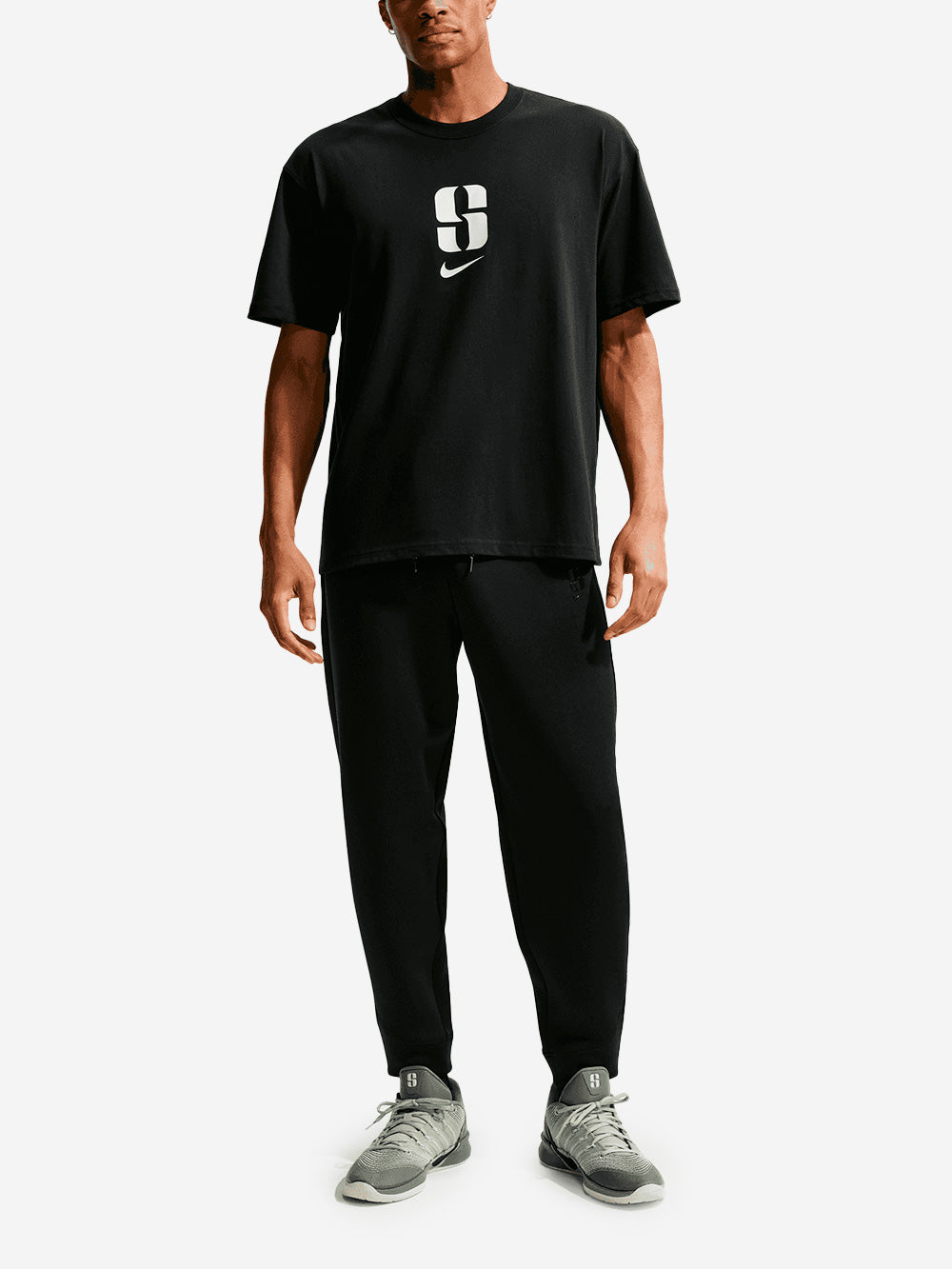 NIKE T-shirt nera da basket Dri-FIT Sabrina 'Put In Work' Nero Urbanstaroma