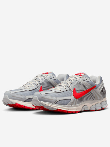 NIKE Zoom Vomero 5 SE 'Grey Fog Red' Grigia rossa