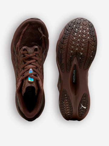 Deviate Nitro 4 brown running sneaker
