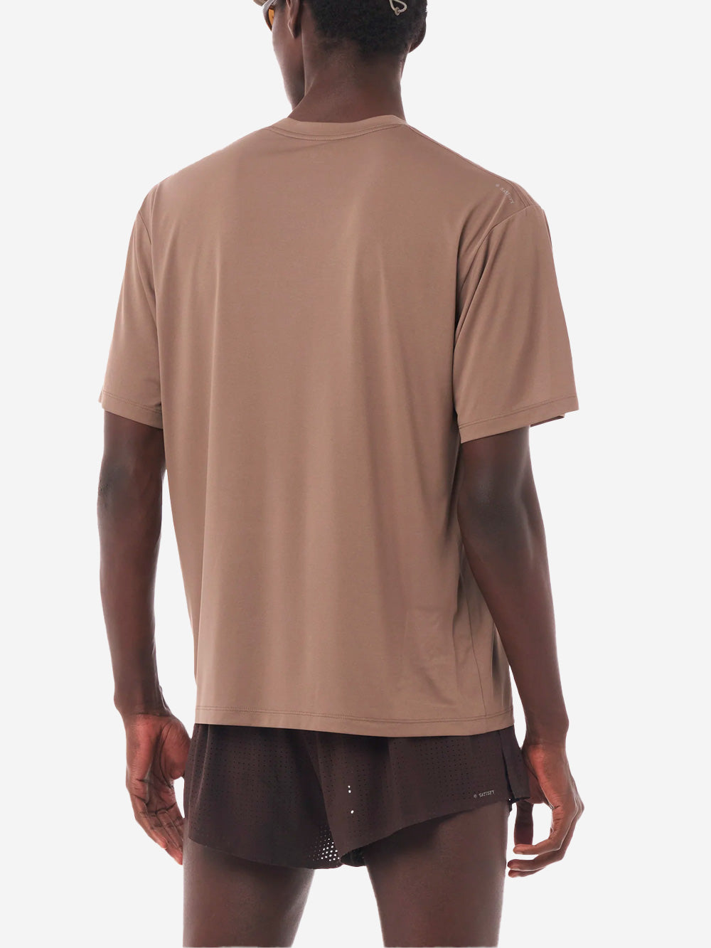 SATISFY AuraLite T-Shirt Running marrone Ultraleggera in Poliestere Riciclato Marrone Urbanstaroma