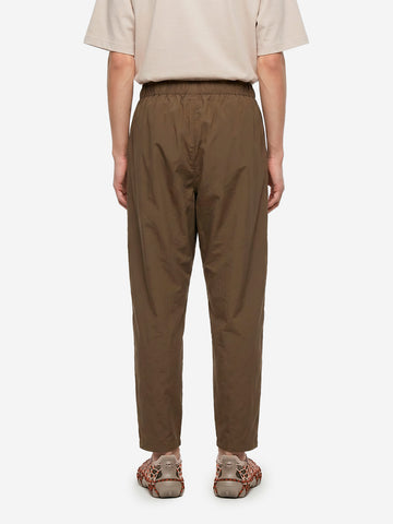 SOUTH2 WEST8 Pantaloni marroni in tessuto poly Oxford Marrone