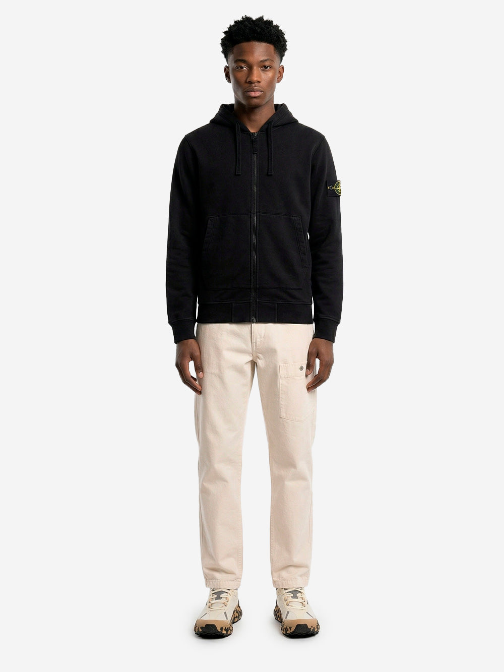 STONE ISLAND Felpa nera con cappuccio in cotone fleece con maniche raglan e badge Nero Urbanstaroma