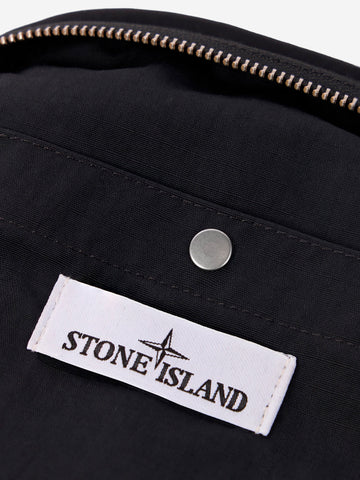 STONE ISLAND Borsa crossbody nera con tracolla regolabile e tasca con patch Nero