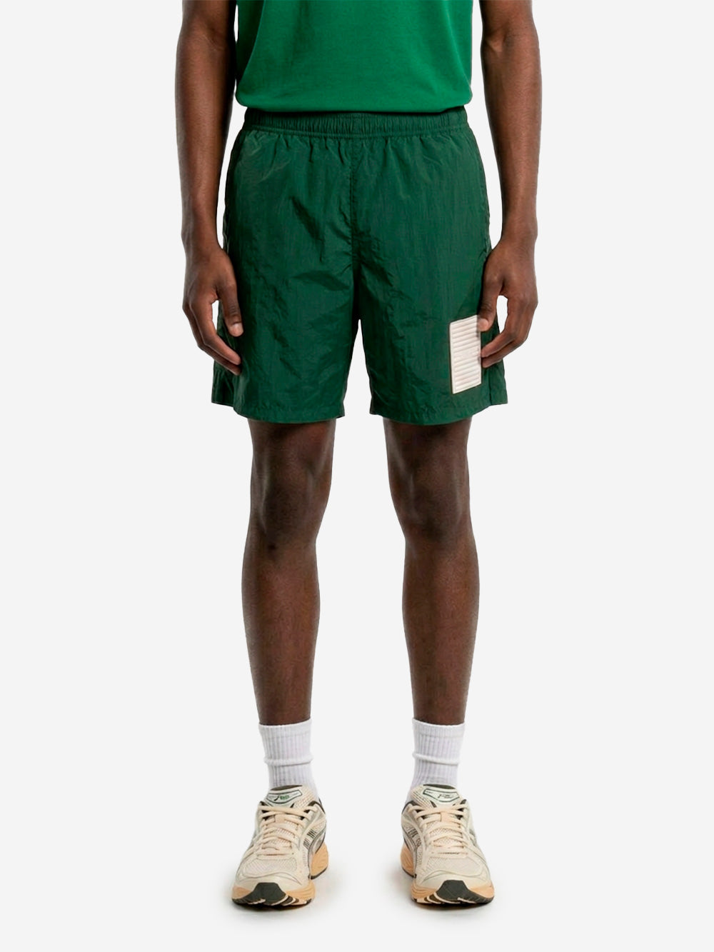 STONE ISLAND Pantaloncini verdi a gamba larga 'Marina' in nylon con patch riflettente Verde Urbanstaroma