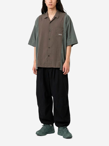 UNDERCOVER Camicia a manica corta in cupro con taschino e grafica Marrone