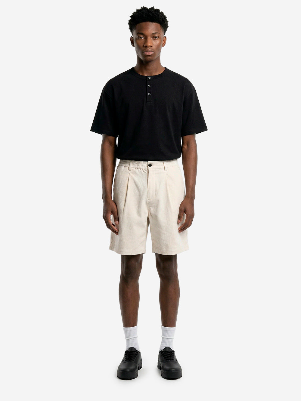 UNIVERSAL WORKS Shorts track pleated in cotone fiammato ecru Panna Urbanstaroma