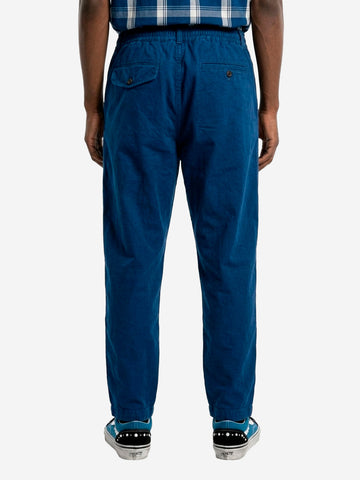 UNIVERSAL WORKS Pantaloni pleated track con pince in tessuto Kimstop in blu Blu