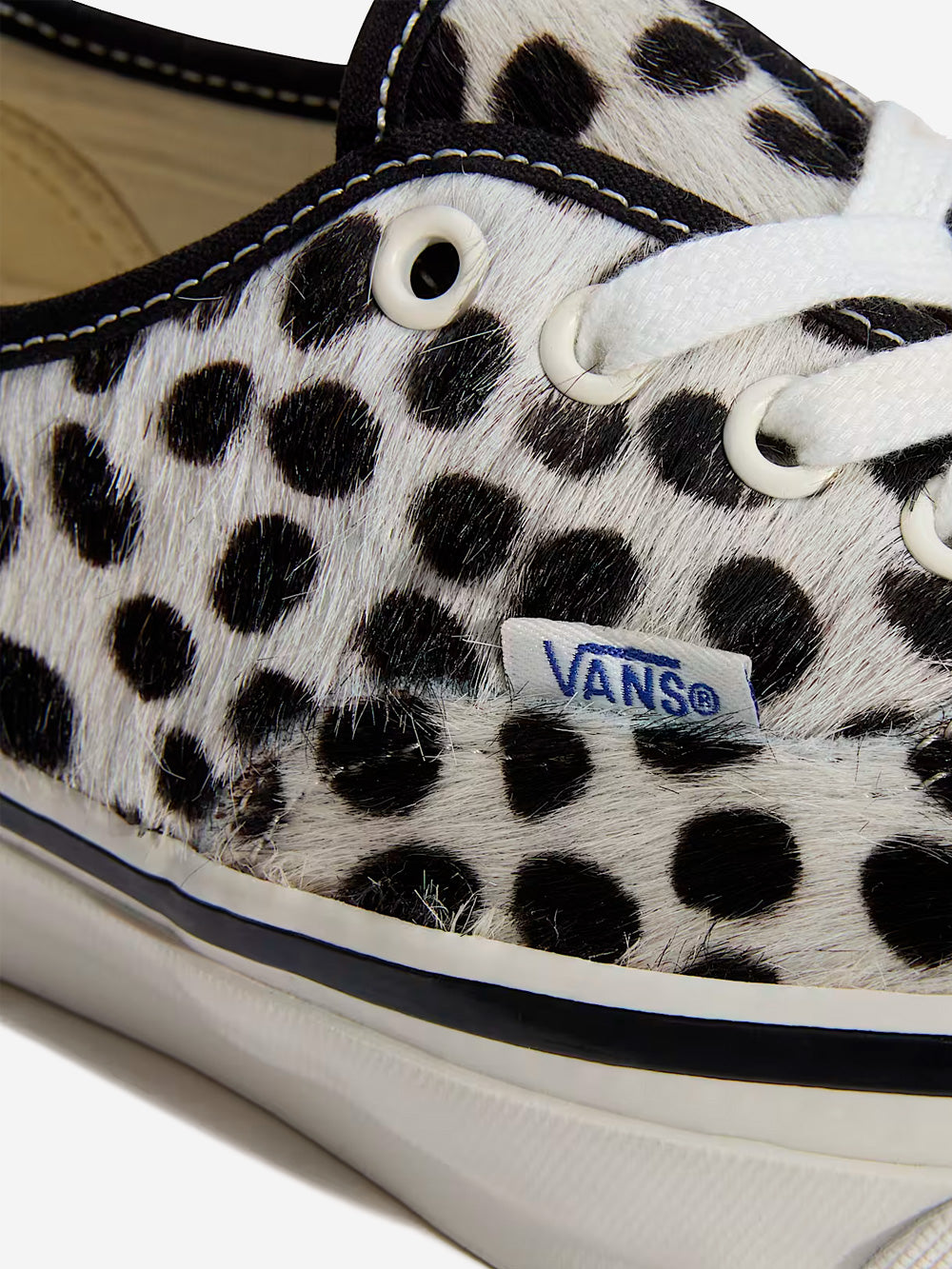 VANS LX Authentic 44 Premium dalmata in pony hair Bianca nera Urbanstaroma
