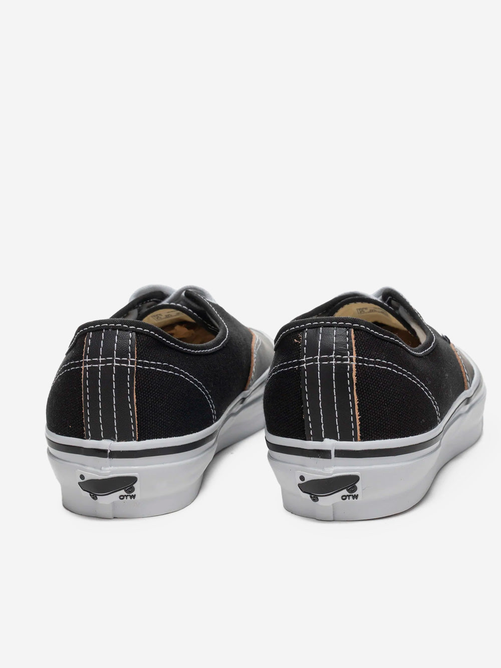 VANS OTW Authentic 44 Siped Vibram nere Nero Urbanstaroma