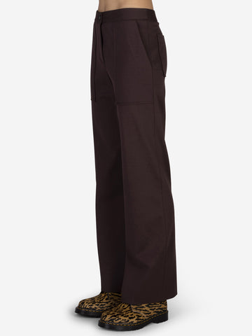 Pants with maxi pockets