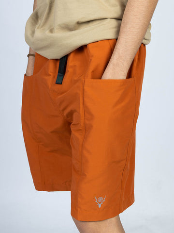 SOUTH2 WEST8 Shorts in grosgrain con cintura arancione