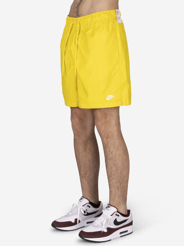 NIKE Shorts Nike Club Giallo